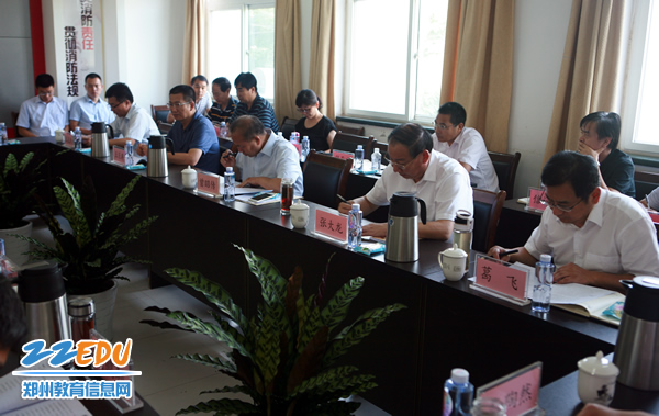 市教育局党委扩大会议暨半年工作总结会议召开