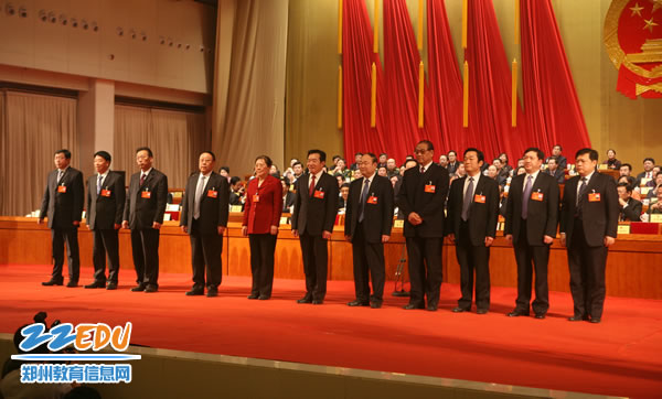 郑州市十四届人大一次会议闭幕 马懿当选市长