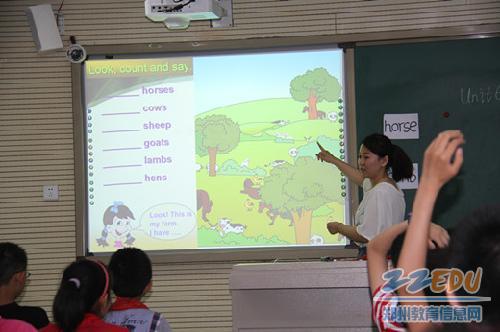 二七区民办举行幼儿园教师现场招聘打小学生爆图片