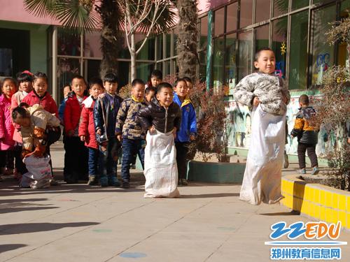 自制玩教具,玩出孩子的快乐童年