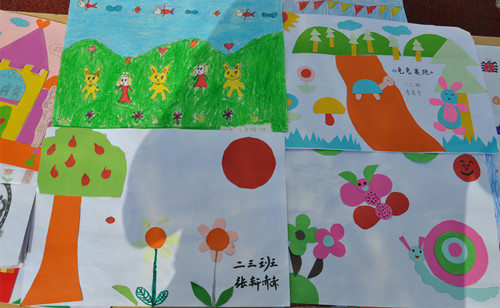 精心设计了适合本年级学生年龄