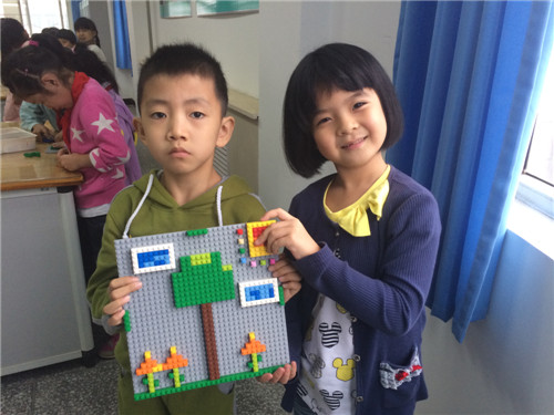 郑中附小乐高课程 让孩子乐在其中