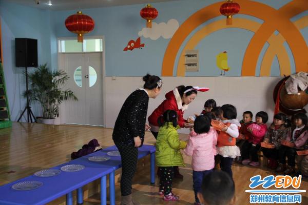 郑州高新区举行幼儿园社会领域公开课研讨活动