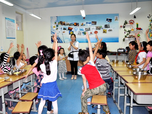 [二七] 长江东路小学举行"悦生活校园睡衣之夜"活动