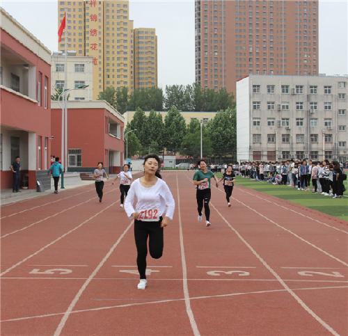 中牟县第二高级中学隆重举行第十六届"晨光杯"田径运动会
