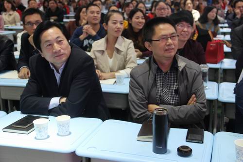 人民教育家研究院名师李升勇走进登封北区小学