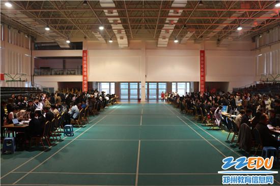 郑州高新区面向2017年小学普通高等院校应届背带裤女生全国图片