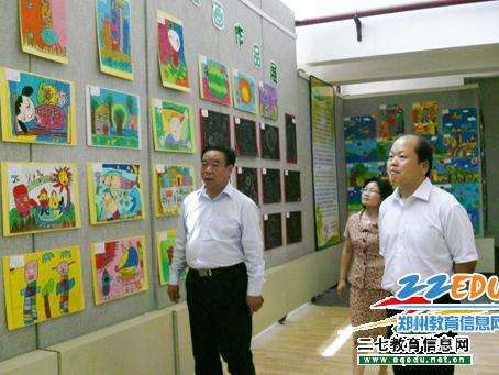 [二七] 民办幼儿园庆六一绘画展举行
