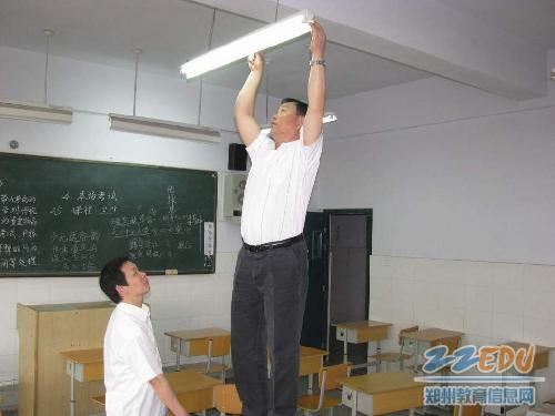 2010年全国普通高招郑州五中标准化考点筹备