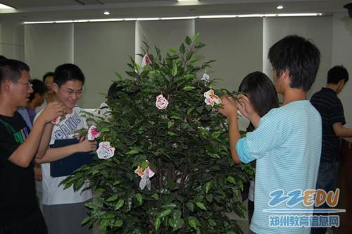 [47中] 宏志班毕业生感念母校深情厚谊 _ 新闻中