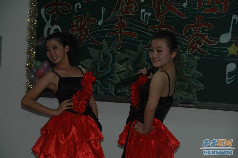 郑州市扶轮外国语学校第一届校园歌手大赛取得