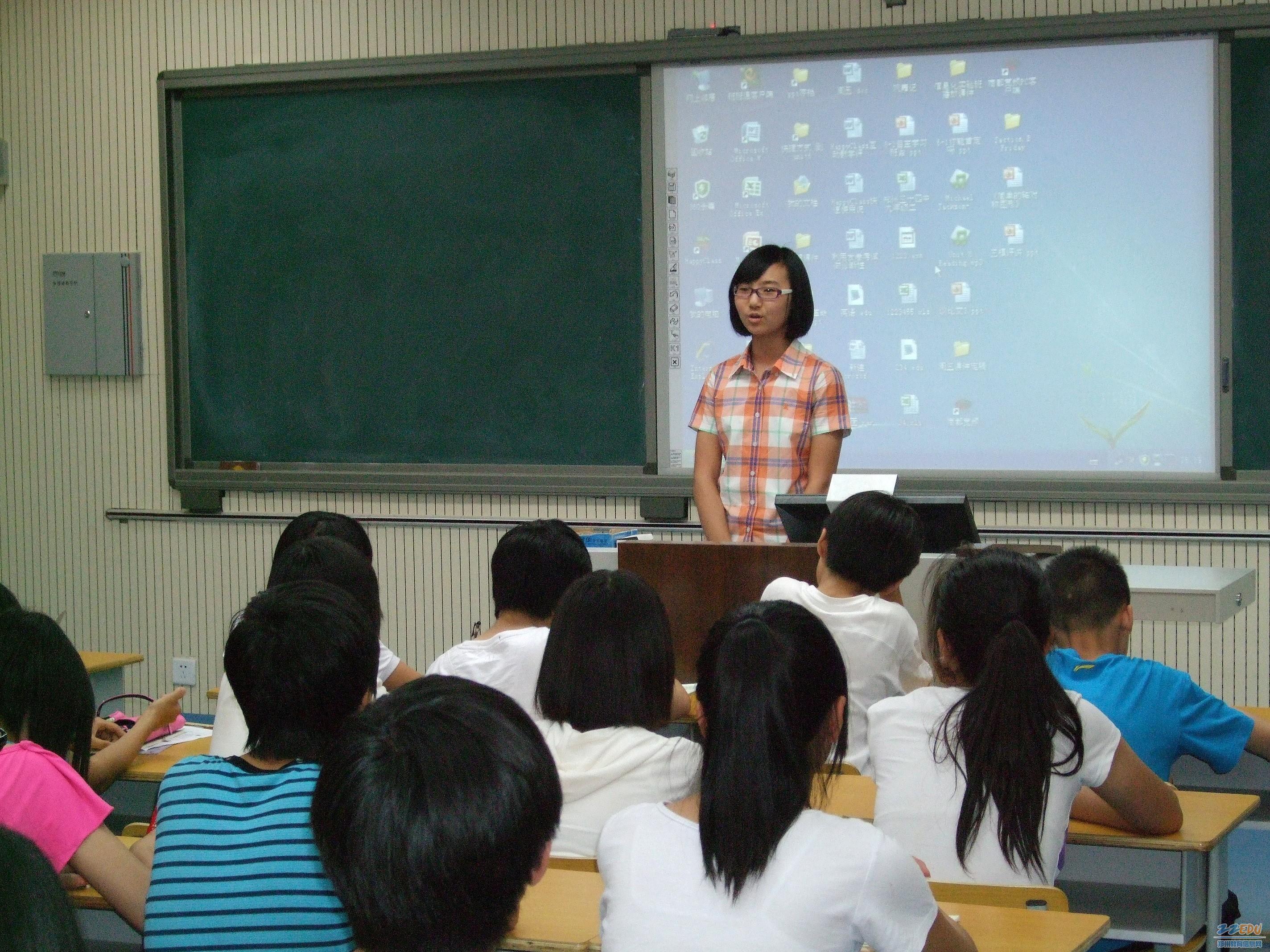 >> 文章内容 >> 学生发言  初中优秀学生代表发言稿问:八年级第一学期