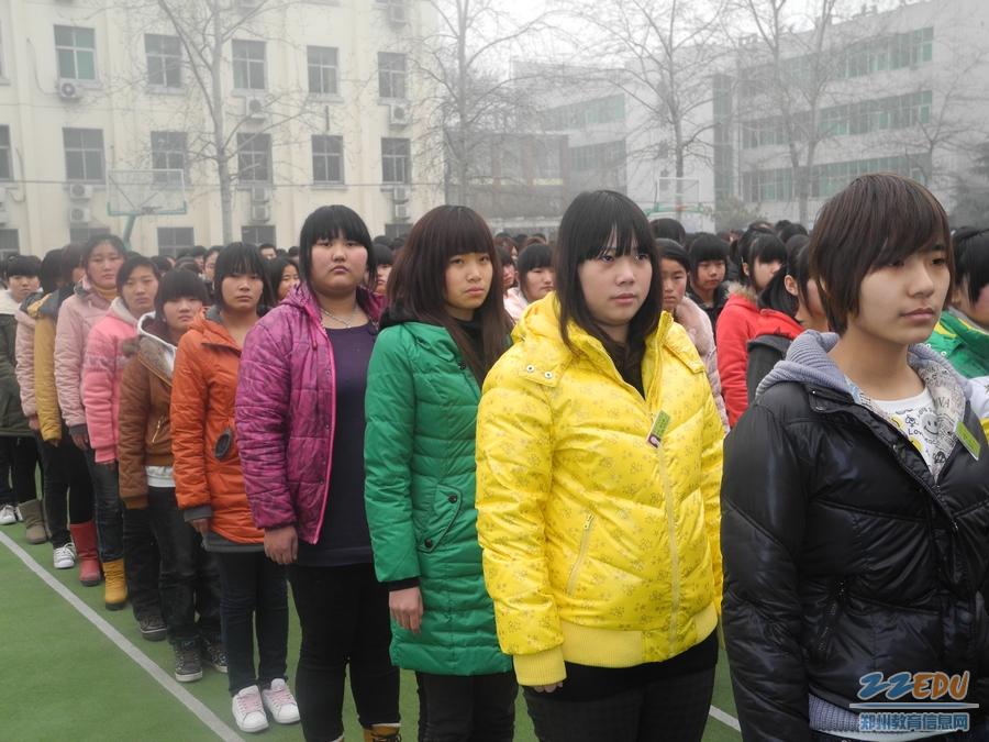 精神饱满青春靓丽的金融学校学生