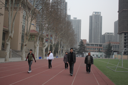 [2中] 做到六个3身心都健康 _ 校园网 _ 郑州教