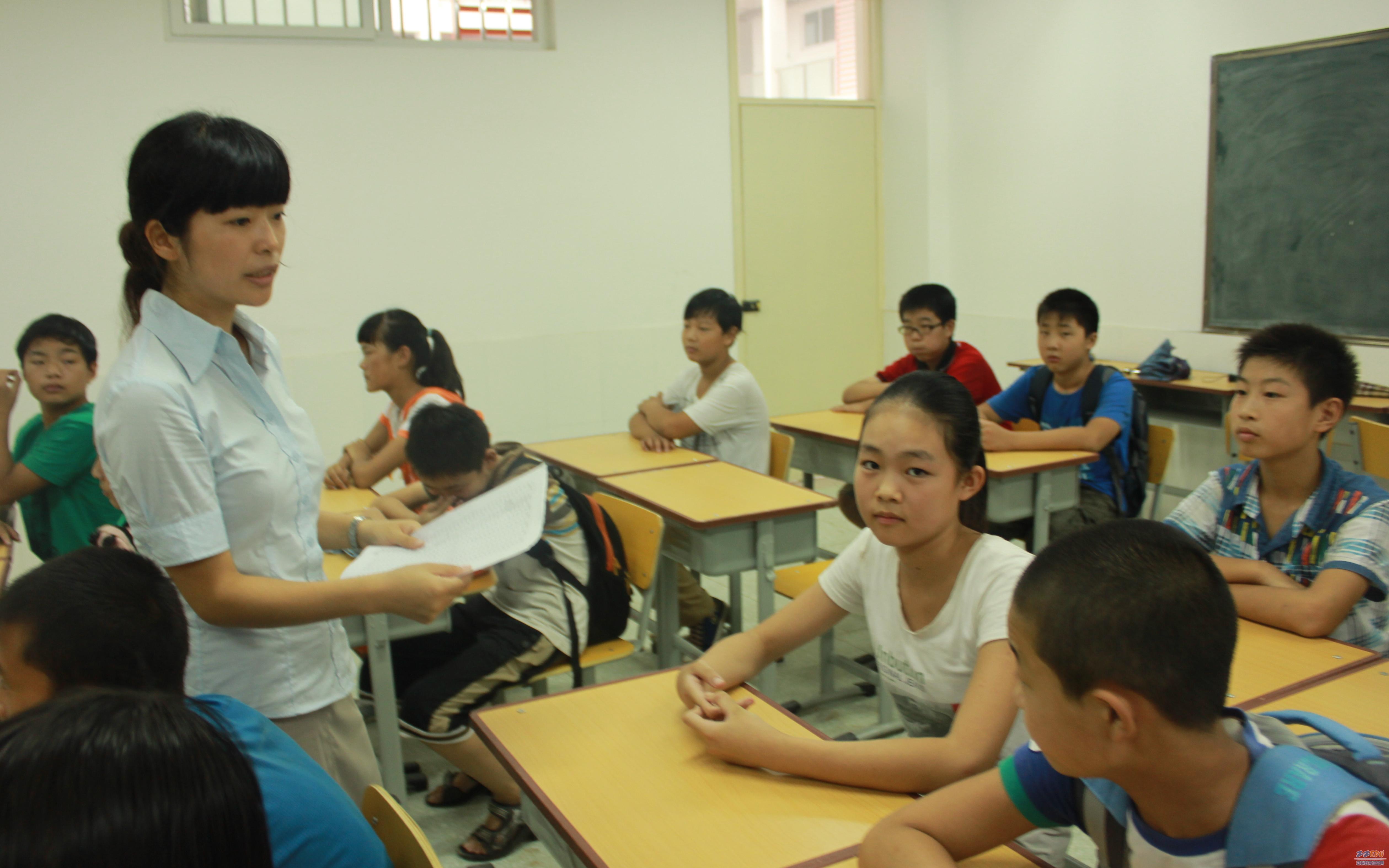 入学教育_入学教育手抄报_入学教育ppt背景图