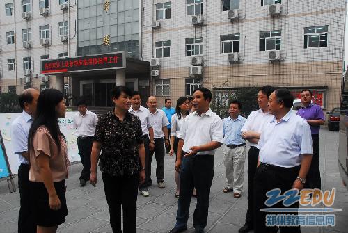 [57中] 二七区区委委书记蔡红到校慰问