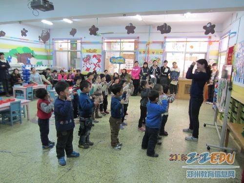 市实验幼儿园开展青年教师观摩课活动促教师专