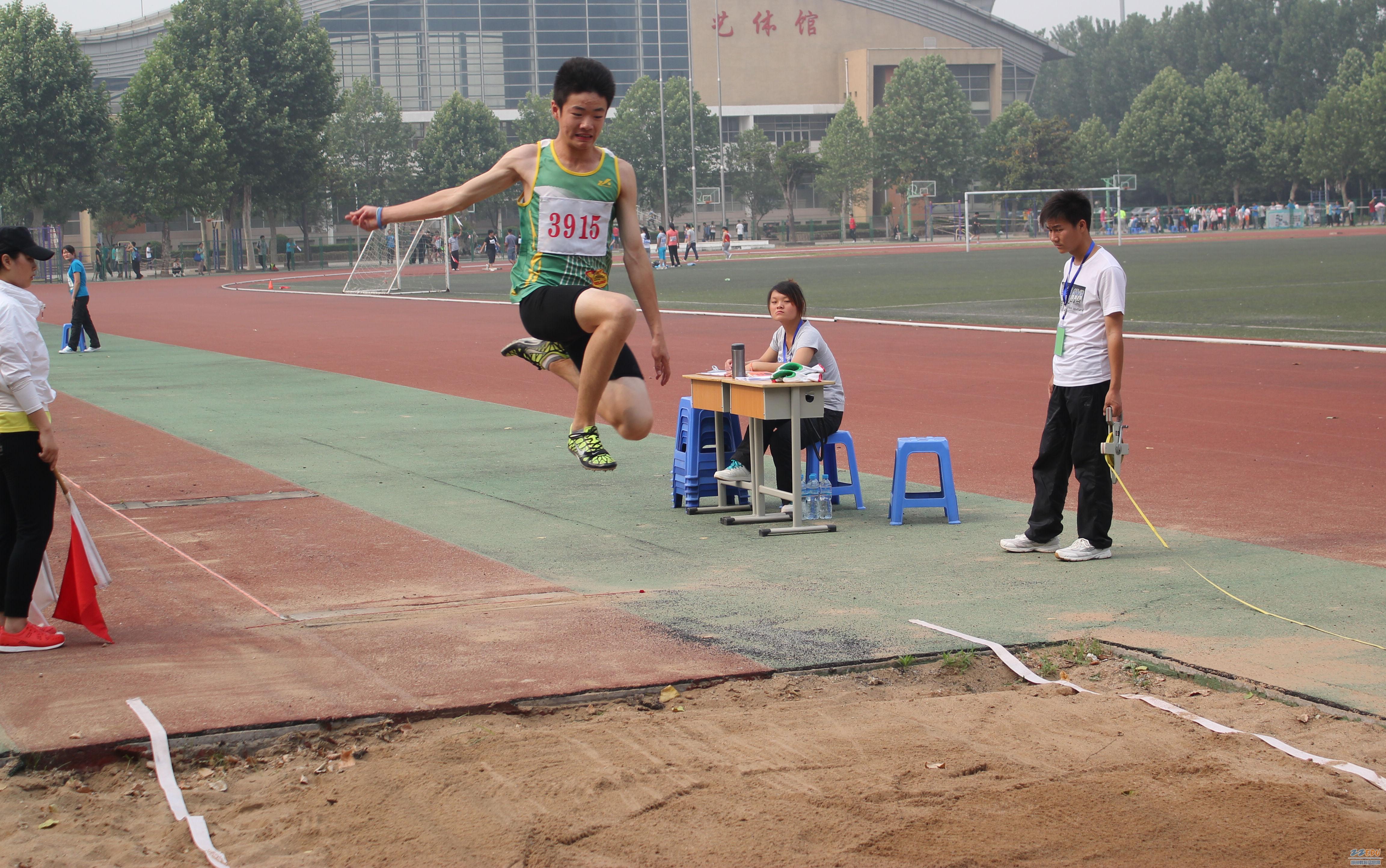 郑州市第五届中小学生体育节田径比赛成功举行