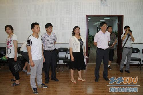 景德镇一中分校到郑州四中参观交流