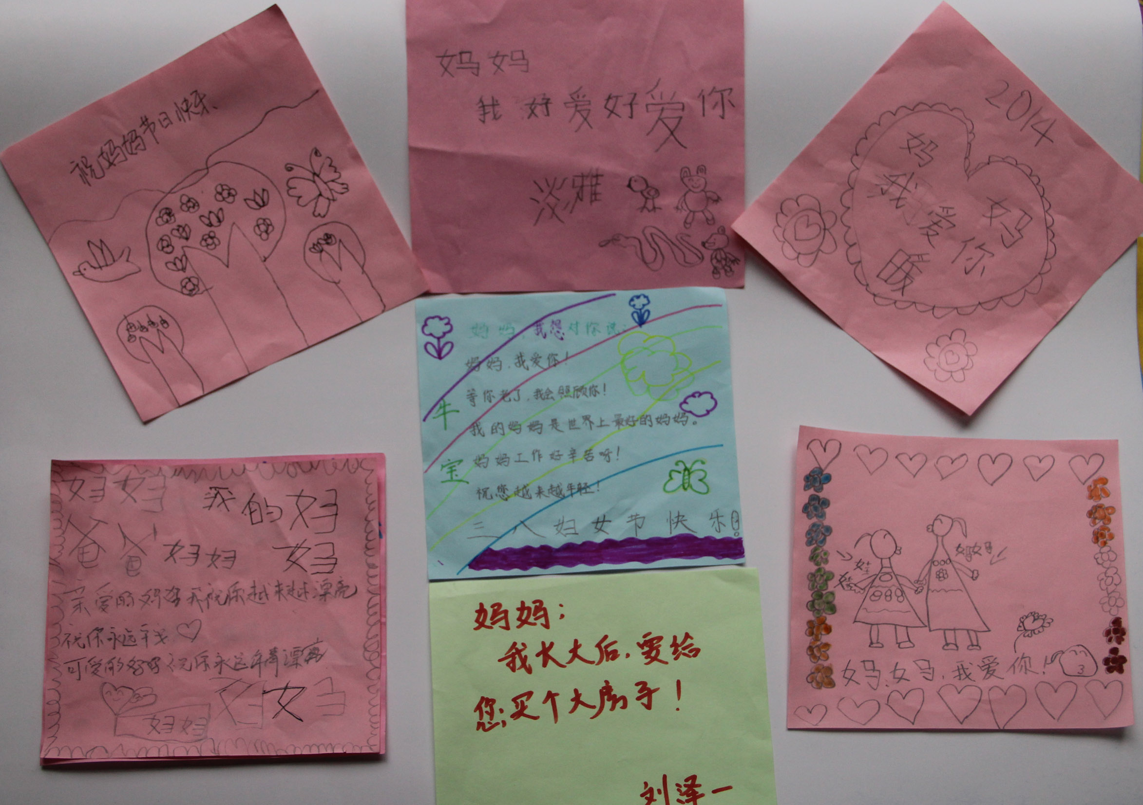 在孩子幼小的心灵播撒爱的种子,幼儿园根据孩子不同的年龄特点和发展