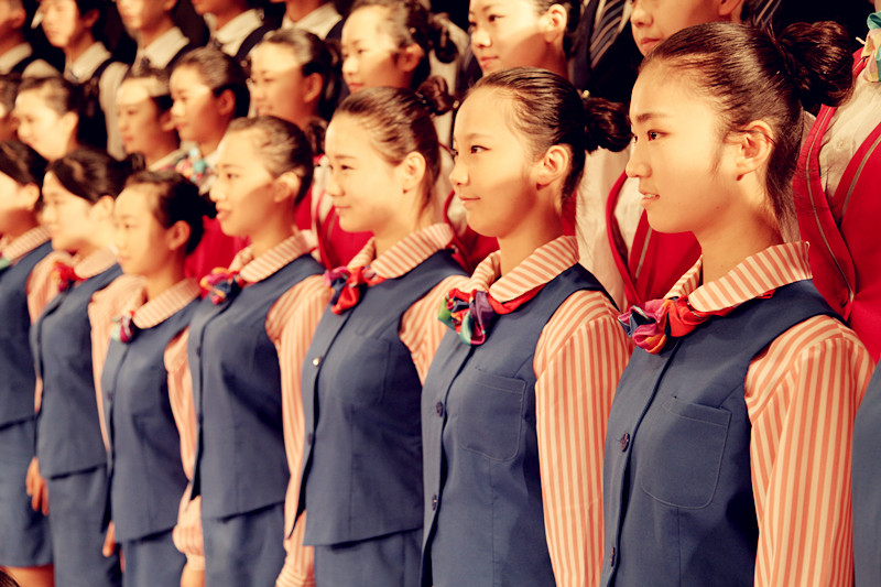 适合小学生唱的班歌_适合女生唱的男英文歌_适合两个人唱的歌学生