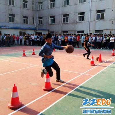 郑州爱中学校新塑胶场地诞生后记