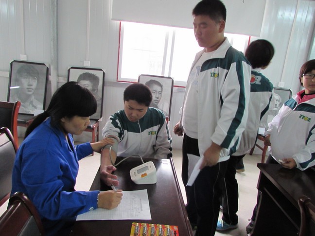 尚美中学关注学生健康,重视学生常规体检