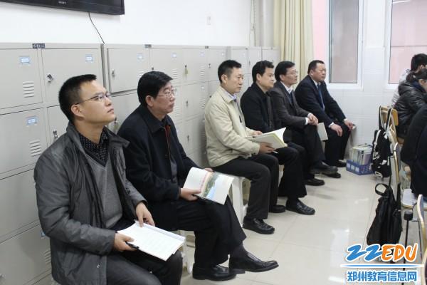 河南省教育厅领导到郑州二中调研信息化教学情