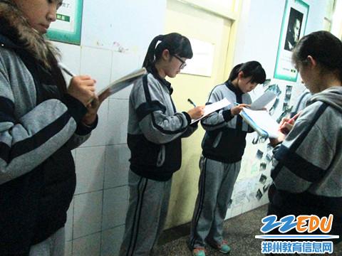 郑州市思齐实验中学开展12.4法制宣传日系列