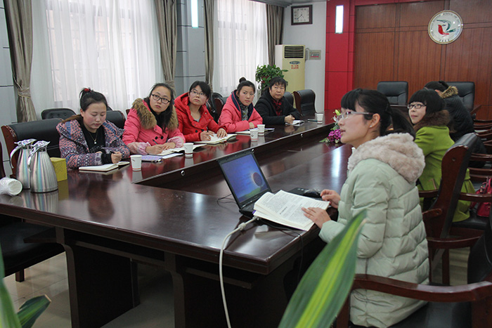 郑州市第五十二中学开展青年教师读书沙龙活动
