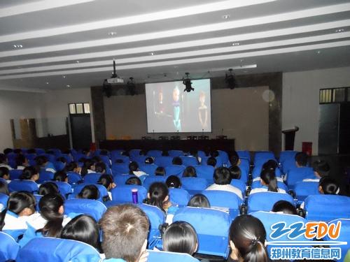 郑州31中校本课程华丽登场 趣味课堂百花齐放