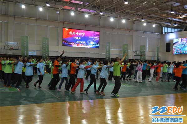 爱心成就梦想 真情点燃希望--郑州中学举办家校