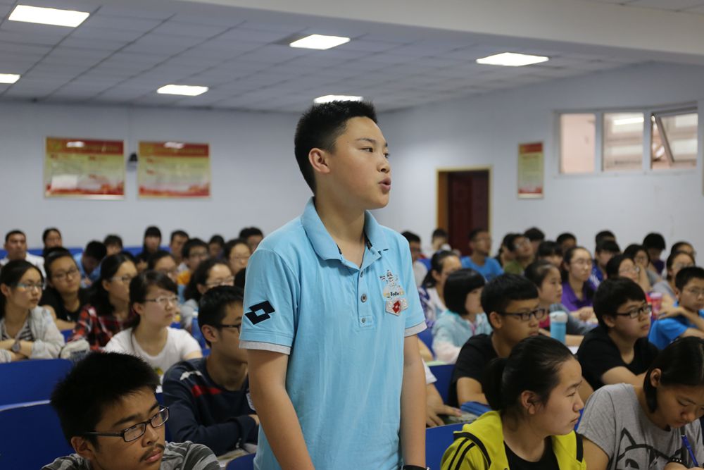 学生发言