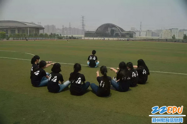 感受班级文化 领略班服魅力