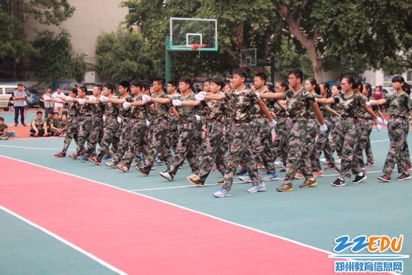 郑州市信息技术学校举行2015年级新生军训会