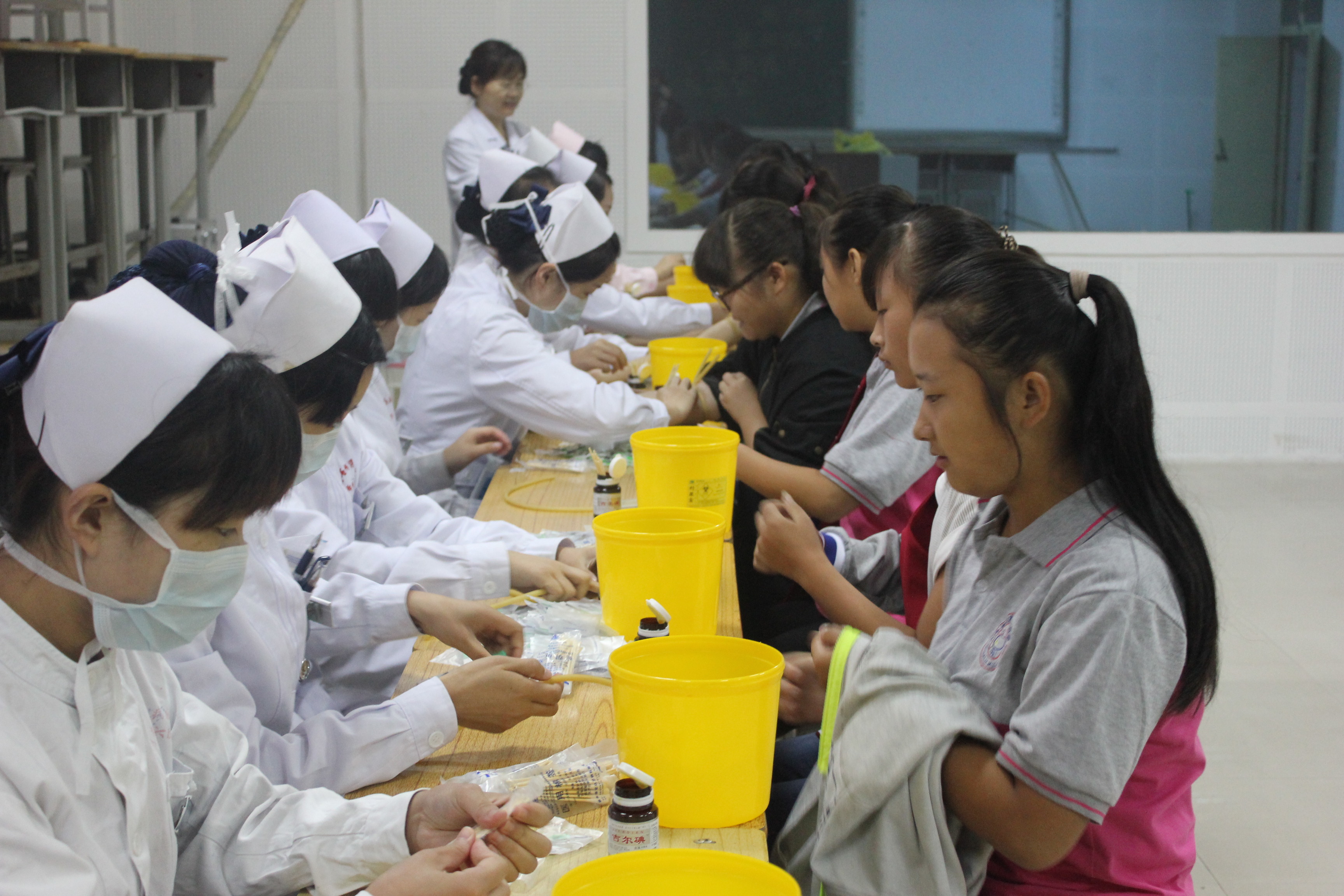 体检,为18中师生筑一道疾病防范的护栏