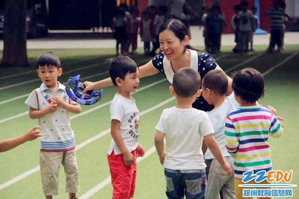 郑州市幼儿园老师的一天