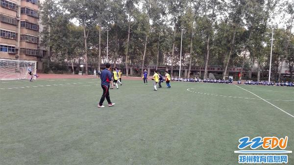 郑州二十三中第一届校长杯班级足球赛拉开帷