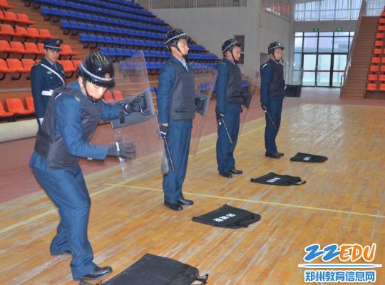 沙场秋点兵,郑州47中在保安练兵比武中取得优