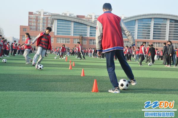 郑州18中迎接郑州市足球特色学校验收