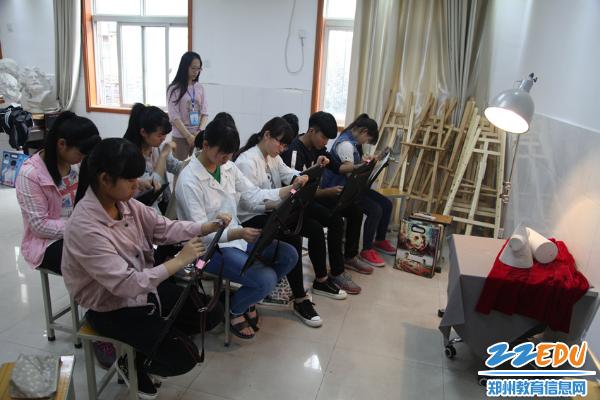 郑州44中中招三大艺术考场汇聚各方才子佳人