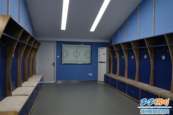 [九中] 足球队的硬件设施向国际标准看齐