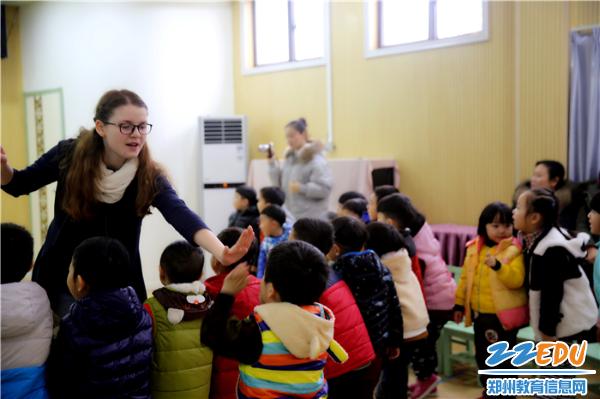 市教工幼儿园举行趣味外教英语展示活动