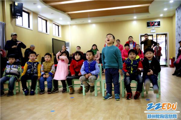 和外教一起Happy 市教工幼儿园举行趣味外教