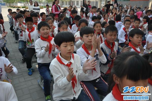 [惠济] 薛岗小学组织庆五一诗歌朗诵比赛