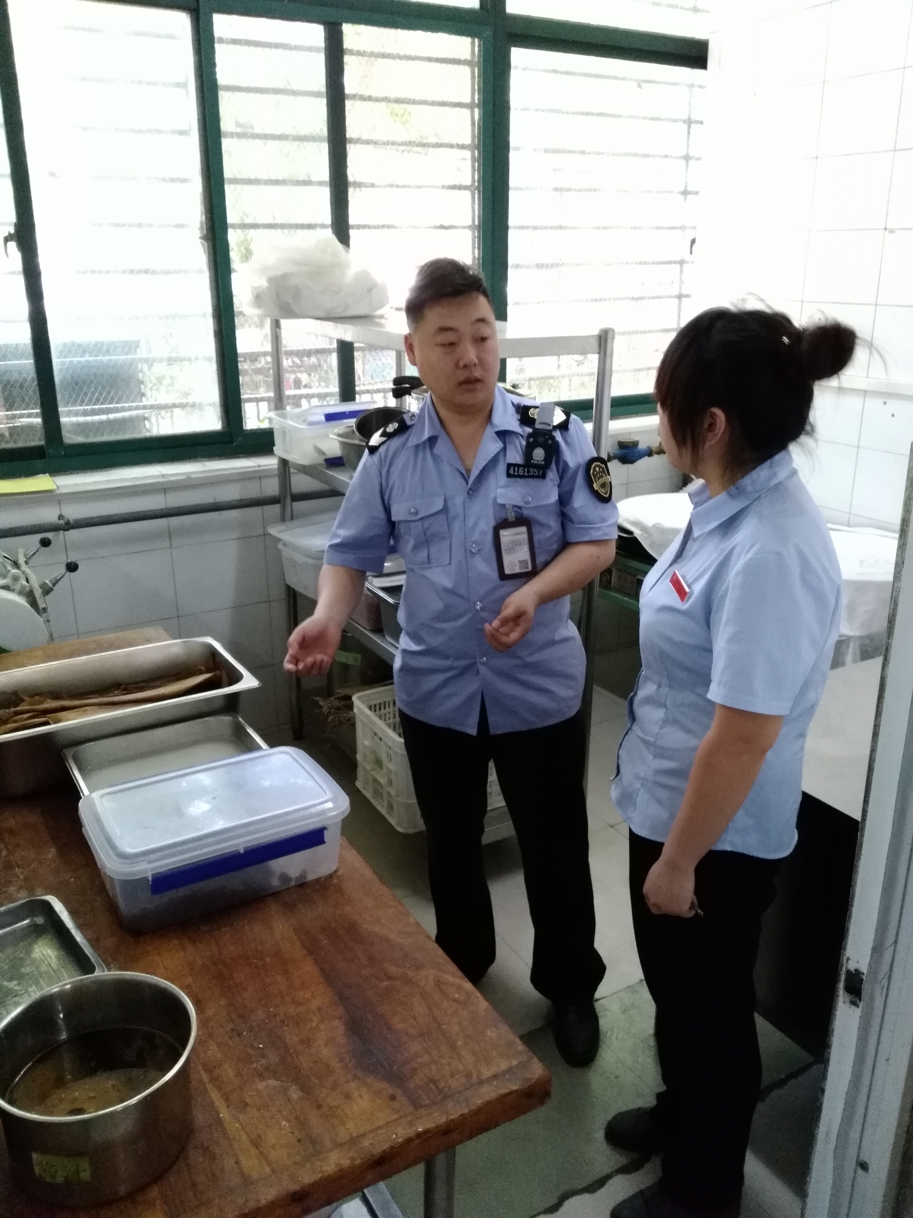 [回中]舌尖上的安全——"食品监督员"助力完善回中食品安全建设