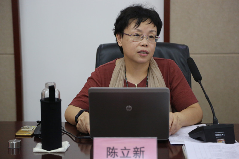 督导组成员陈立新做反馈