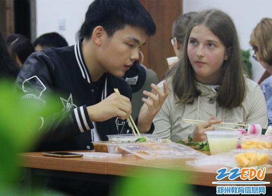 郑州12中:中德师生友好交流共话老友记