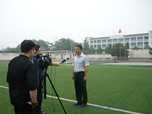 [上街] 河南电视台记者到上街实验初中实地采访