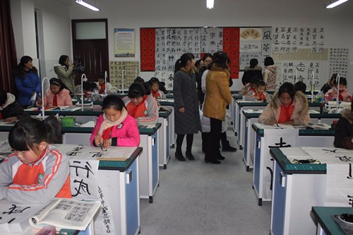 中牟县商都路小学:缤纷社团 精彩展示